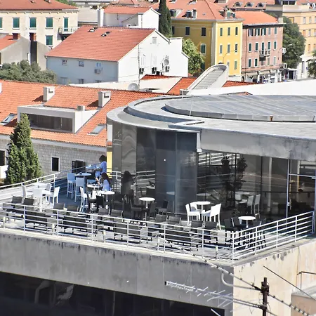 Hotel Prima Luce Downtown 4*