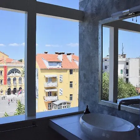 Prima Luce Downtown Σπλιτ